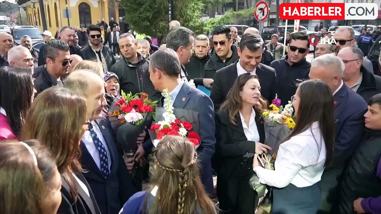 CHP Genel Başkanı Özel, Manisa'da ilçe belediye...