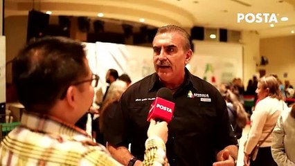 César Garza y su carisma con la gente de Apodaca