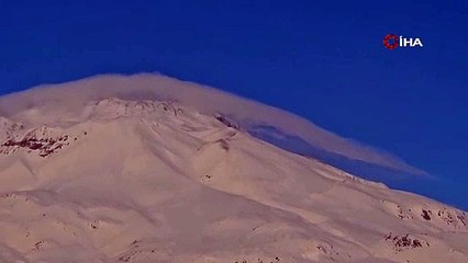 Süphan Dağı’nda doğa harikası!