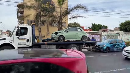 ¡Precaución! Choque múltiple en avenida central de Ecatepec (VIDEO)
