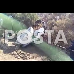 Se desbarranca camioneta cargada de madera en Cuautepec, conductor huye