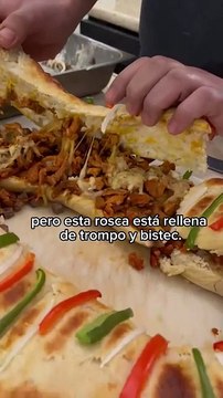 ¡No son tacos! Venden Rosca de Reyes rellena de bistec y trompo