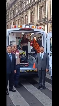 Entrega Gobierno capitalino 18 nuevas ambulancias a la Secretaria de Salud