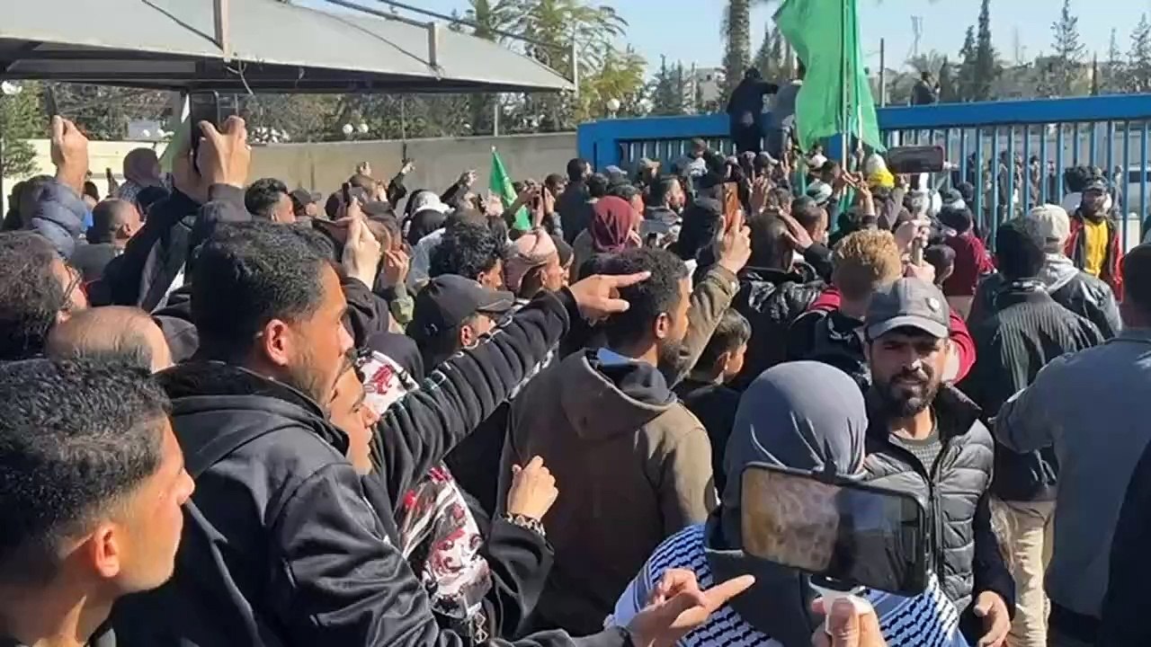 وصول المعتقلين الفلسطينيين المفرج عنهم إلى قطاع غزة