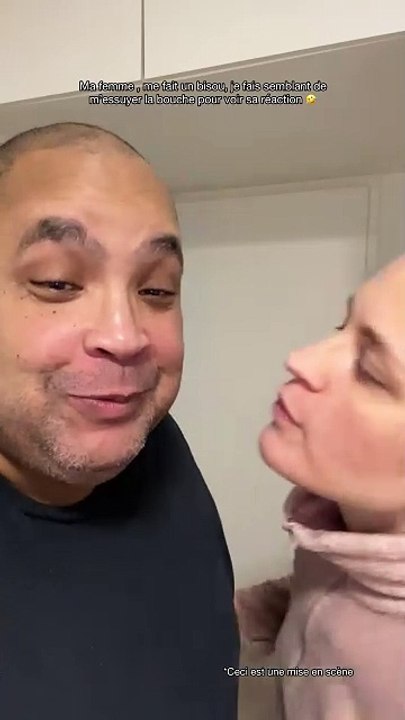 Ma femme me fait un bisou, je fais semblant de m’essuyer la bouche pour voir sa réaction 🤣 #couple #Couplegoals #humour #miseenscene