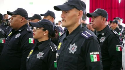 Homenajea municipio de Escobedo a policías y les da un aumento salarial