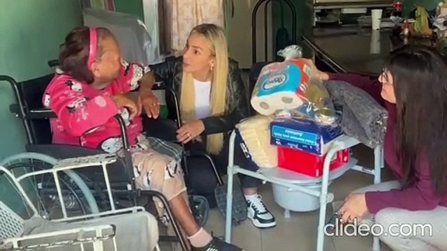 Gobierno de Santa Catarina y DIF municipal entregan apoyos asistenciales a adultos mayores