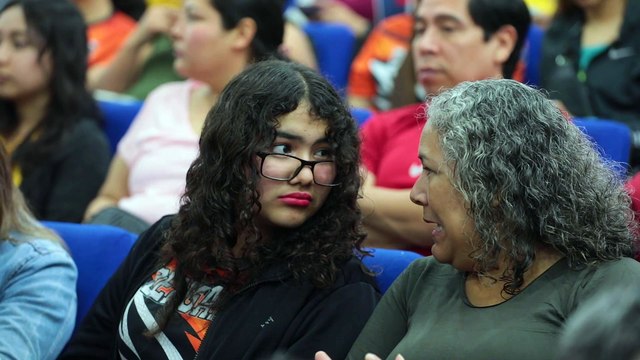 Apoyan con becas a estudiantes de la Preparatoria 25 de la UANL
