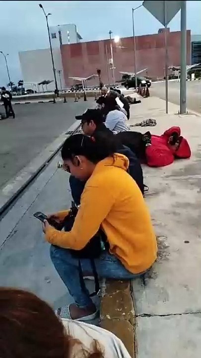 Placas vehiculares en Yucatán: personas hacen fila desde temprano para hacer el trámite