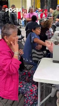 Largas filas para el canje gratuito de la tarjeta Va y ven para adultos mayores en Mérida