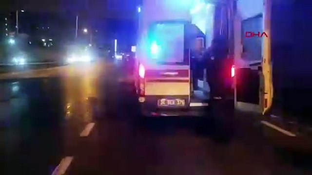 İstanbul-Maltepe D-100 Karayolu'nda köprü ayağına çarpan otomobilin sürücüsü ağır yaralandı