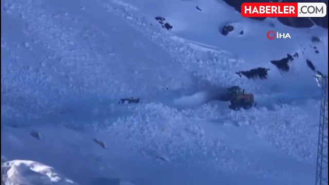 Şırnak'ta Karla Kapanan Köy Yolları Ulaşıma Açıldı