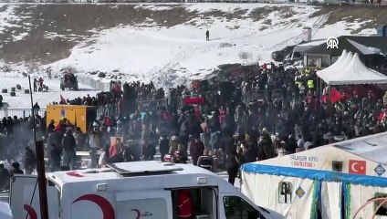 Çıldır Gölü "Altın At Kristal Buz Festivali" ile renklendi!