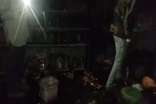 सीहोर के मोलगा में किराने की दुकान में लगी आगः समान जलकर हुआ खाक, बड़ी मशक्कत के बाद आग पर काबू पाया