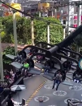 Il aime les défis sur les manèges... ça donne mal à la tête