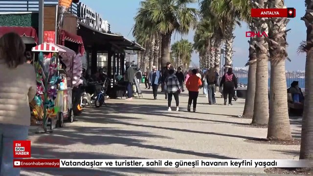 Antalya'da güneşli havada sahil keyfi