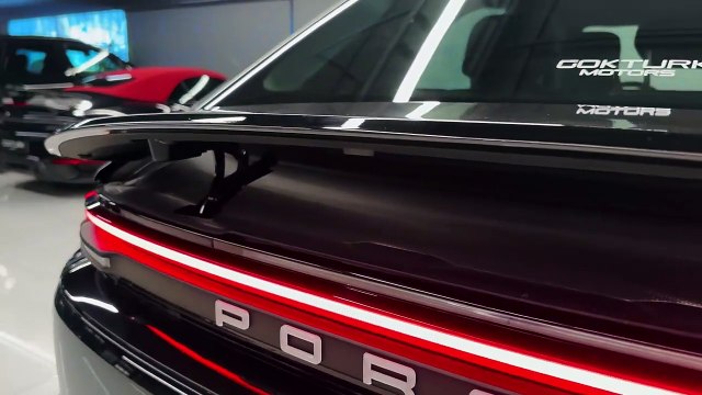 2025 Porsche Macan 4 - Luxury Compact SUV in Details