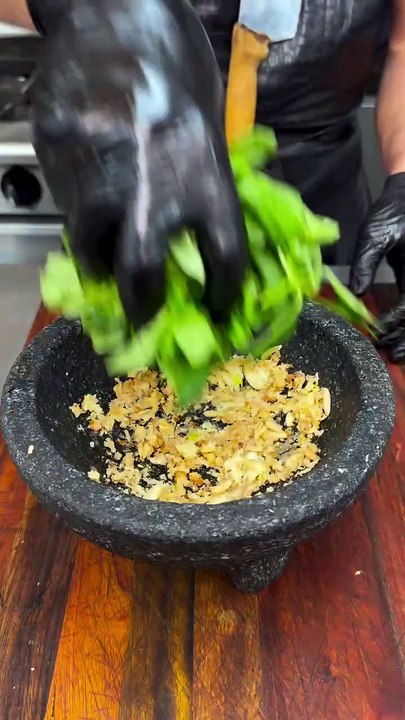 Follow for more ASMR videos🌮🍟 Credits: @ashkan.ws #mukbang #asmr #fastfood #asmreating