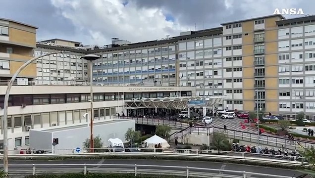 Il Papa al?Gemelli, possibile ricovero di alcuni giorni