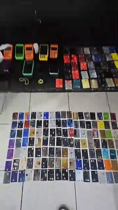 Trio suspeito de estelionato são presos com mais de 100 cartões furtados durante bloco pré-Carnaval