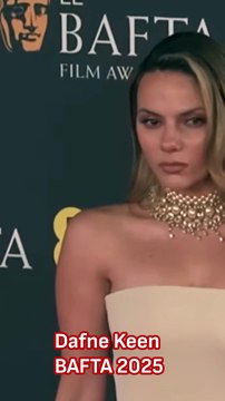 Dafne Keen en la alfombra roja del los BAFTA 2025