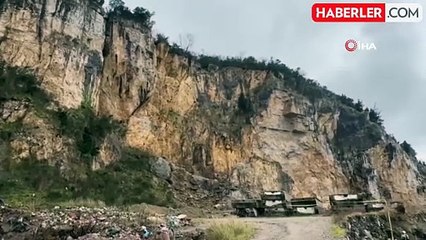 Amasra'da Sağanak Sonrası Heyelan: Dev Kaya Parçaları Denize Düştü