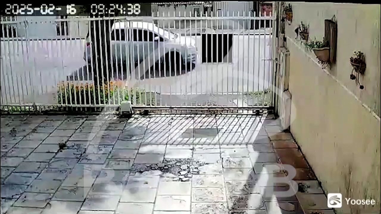 Carro capota em rua no Bairro Alto, e morador reclama da alta velocidade empregada pelos carros