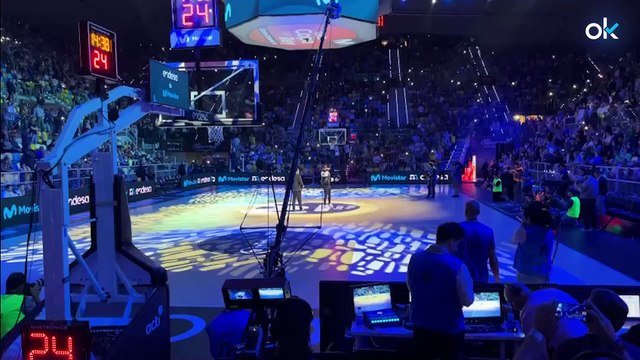 Andy y Lucas hacen vibrar al Gran Canaria Arena en el descanso del Unicaja-Real Madrid