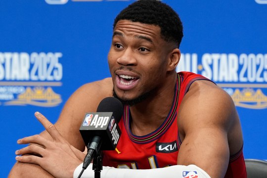 Giannis quiere estar el próximo año en el concurso de clavadas