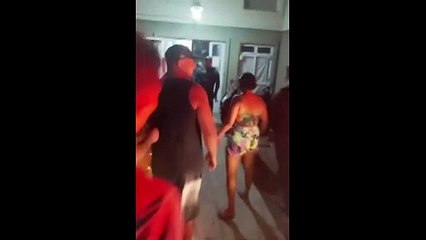 Suspeito de estuprar criança de 6 anos tem apartamento invadido e é agredido por moradores