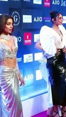 Shriya Saran Hot Cleavage Show at Pinkvilla Style Icons Awards #shriyasaran
