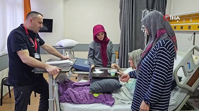 Yaşlı kadının midesinden çıkanlar şoke etti! Kaç senedir yiyordum, zarar vereceğini düşünmedim