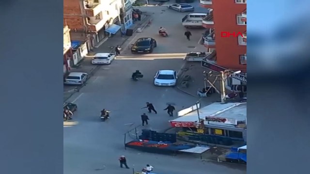 Adana'da restoranda dehşet saçtı; Husumetlisini ve ailesini vurup kaçtı