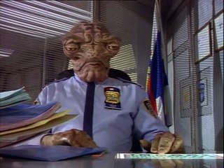 Space Cops E11 - Perfekt getarnt