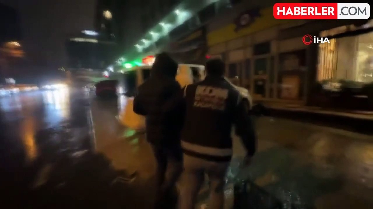 Fetullahçı Terör Örgütü/Paralel Devlet Yapılanmasına yönelik İstanbul merkezli 10 ilde düzenlenen operasyonda, aktif 17 doktor yakalandı