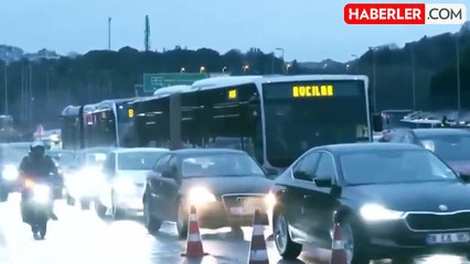 İstanbul'da Sağanak Yağış Trafik Yoğunluğunu Yüzde 76'ya Çıkardı