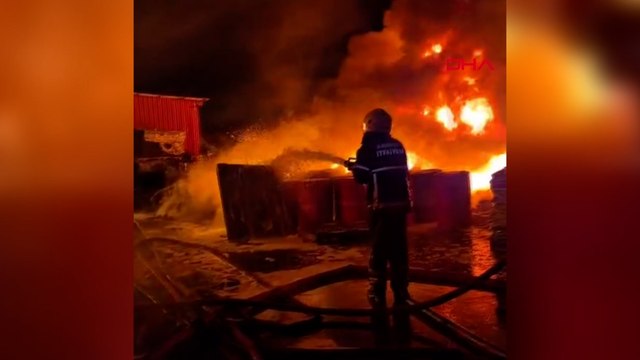 Kauçuk fabrikasında çıkan yangın, 4 saatte söndürüldü