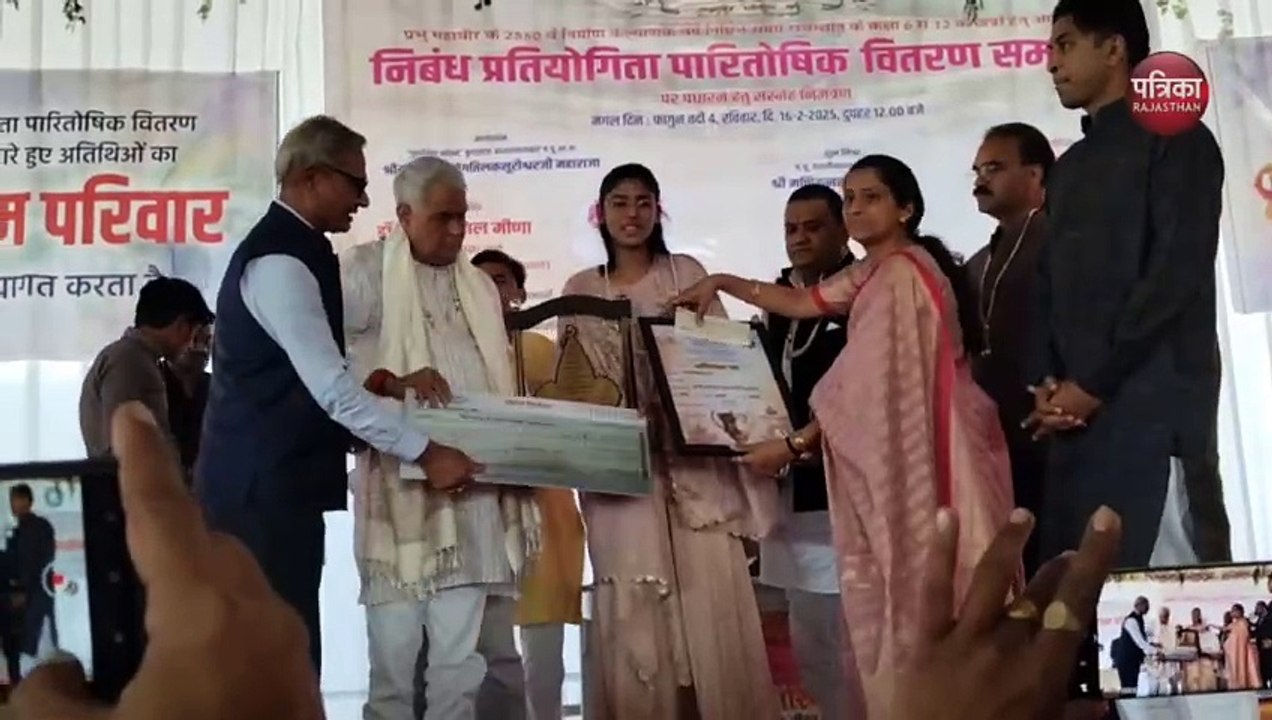 झालावाड़ की कृतिका व फलौदी की देशना राज्य में रही अव्वल, काबिना मंत्री डॉ.किरोड़ीलाल मीणा ने सौपे चैक