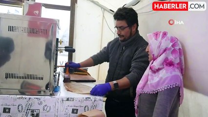 Depremde Çadırdan İş Yeri Yapan Aile Hayata Tutunuyor