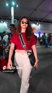 Keerthy Suresh Hot at Mumbai Airport Visible 🔥🥵 enjoy this view | Actress Keerthi Suresh Hottest
