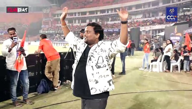 CCL 2025 : Tasty Teja Funny Dance At CCL | Telugu Warriors | Akhil Akkineni | Filmibeat Telugu