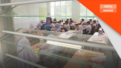 100,000 murid keluarga B40 terima bantuan buku tulis