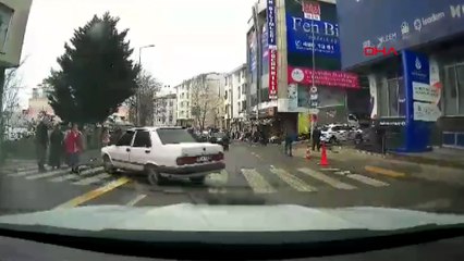 Bu kadar da olmaz! Otomobil sürücüsü yaya yolunu kullanıp karşı şeride geçti