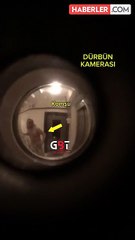 Kapı dürbününe kamera taktıran şahıs gördüklerine inanamadı