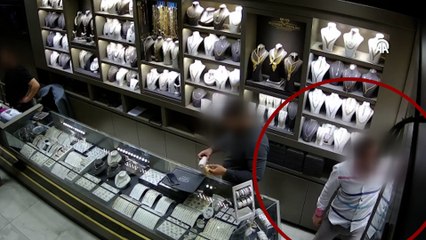Çalıştığı kuyumcudan yaklaşık 3 kilogram altın çalan zanlı tutuklandı