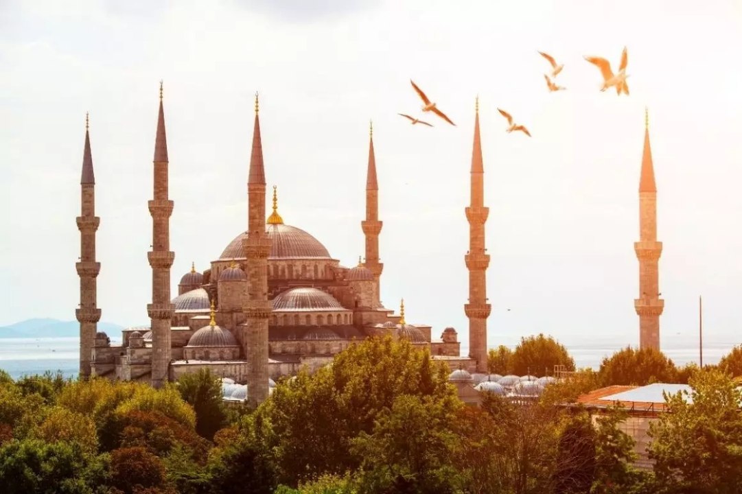 Osmanlı’nın ilk ve tek 6 minareli camisi: Sultanahmet Camii