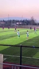 Genç oyunculardan eğlenceli sevinç