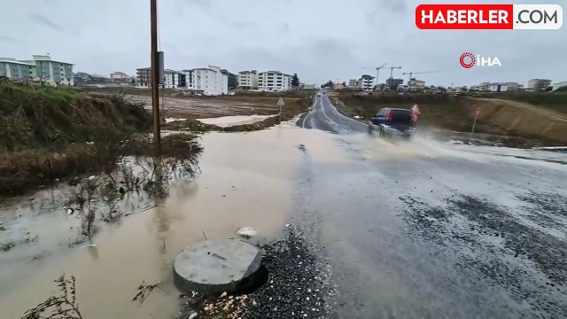 Tekirdağ'da Sağanak Yağış Sonrası Yollar Suyla Kaplandı