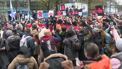 Russische Opposition demonstriert in Berlin gegen Putin