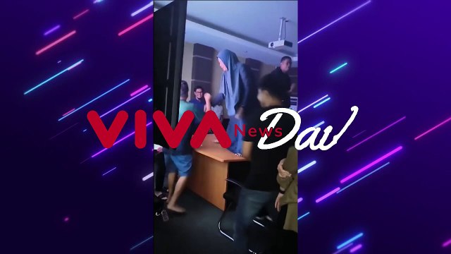 Oknum ASN PUPR Asyik Joget-Nyawer di Atas Meja Rapat